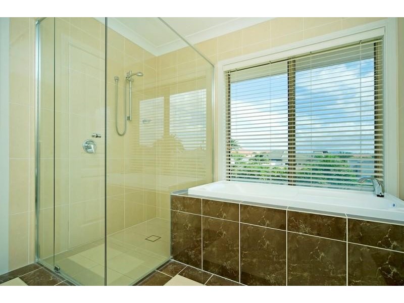 2559 Cressbrook Drive, Hope Island QLD 4212