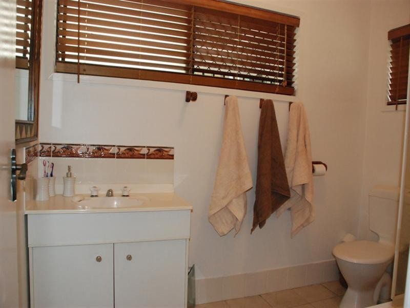 94 Sheehan Avenue, Hope Island QLD 4212