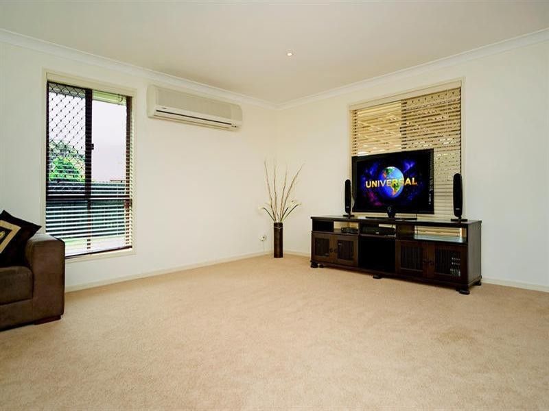 3 Rosswood Court, Helensvale QLD 4212