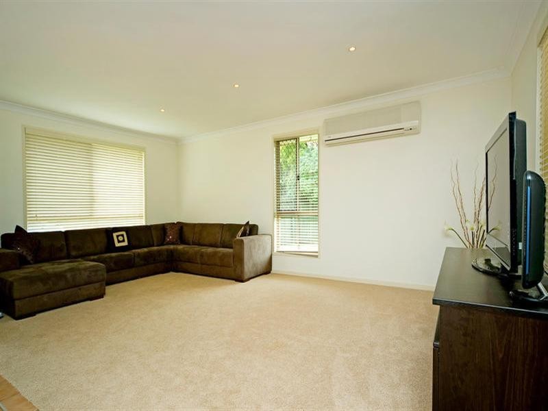 3 Rosswood Court, Helensvale QLD 4212