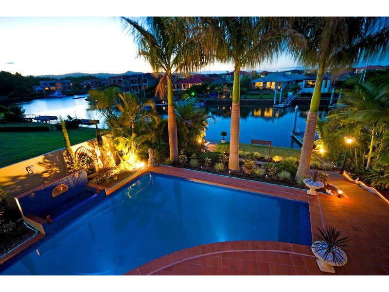 2107 Carlton Close, Hope Island QLD 4212