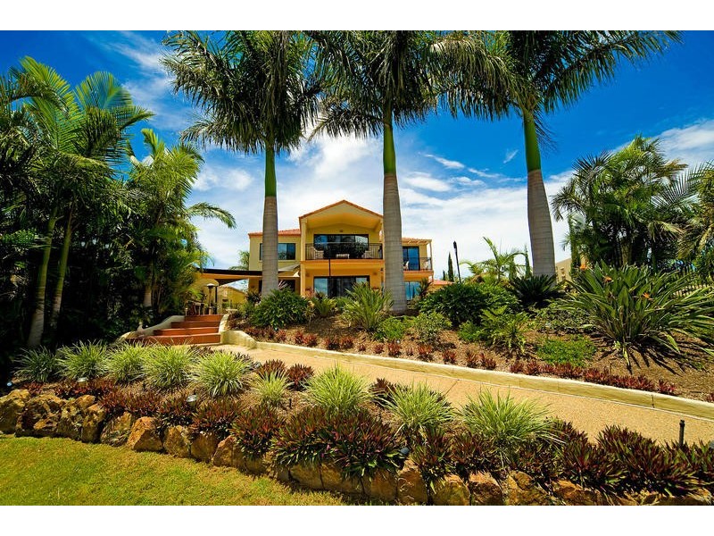 2107 Carlton Close, Hope Island QLD 4212