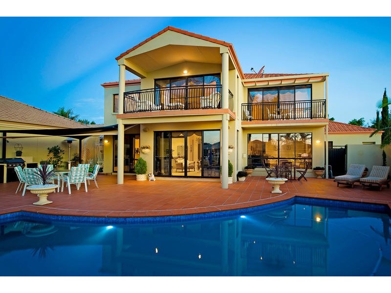 2107 Carlton Close, Hope Island QLD 4212