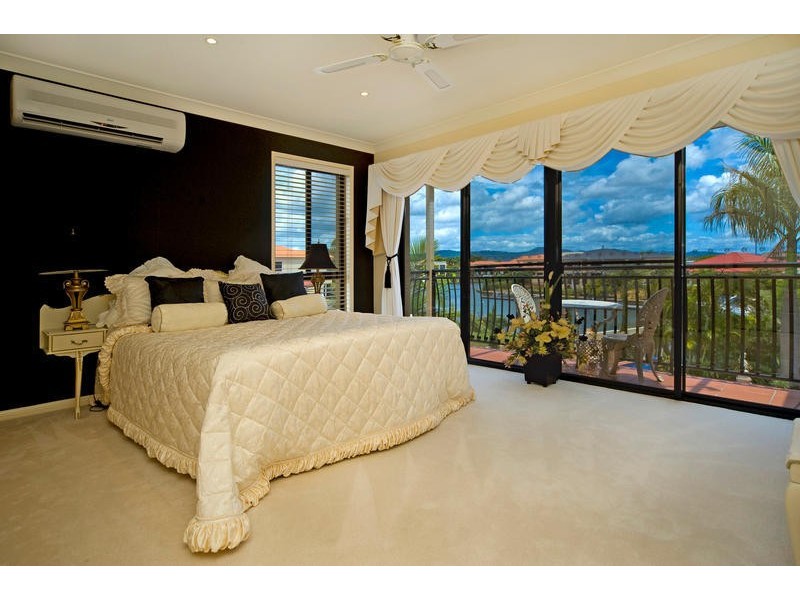 2107 Carlton Close, Hope Island QLD 4212