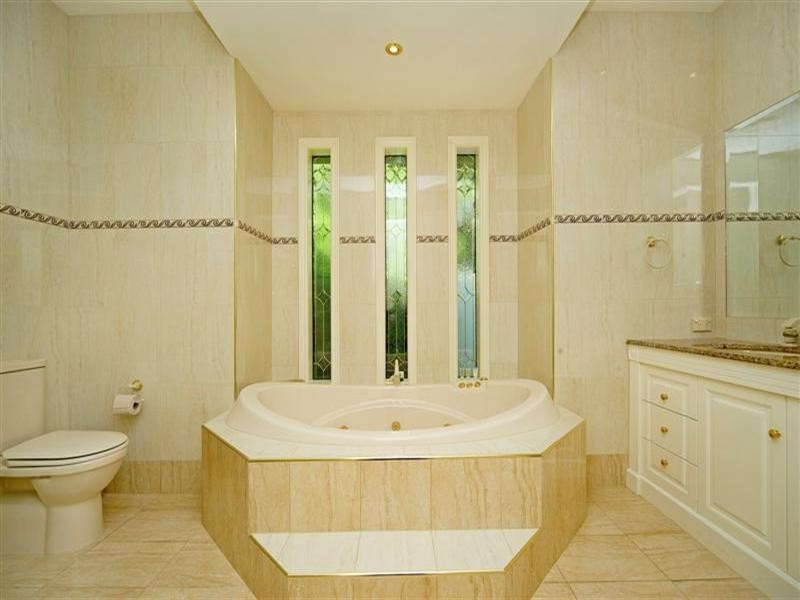 3163 Riverleigh Drive, Hope Island QLD 4212