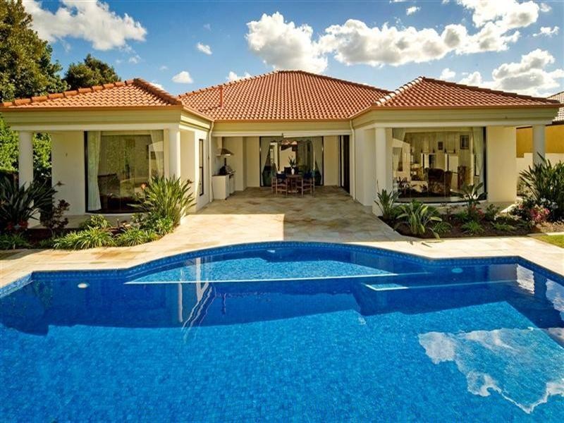 3163 Riverleigh Drive, Hope Island QLD 4212