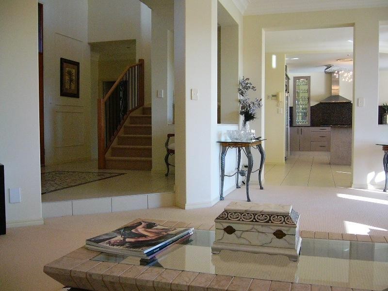 9 Pipers Point, Hope Island QLD 4212