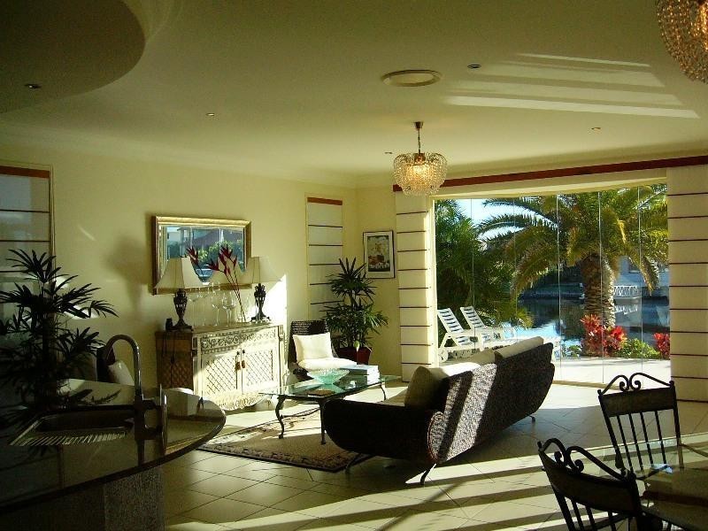 9 Pipers Point, Hope Island QLD 4212