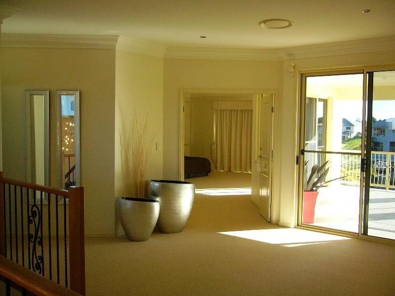 9 Pipers Point, Hope Island QLD 4212
