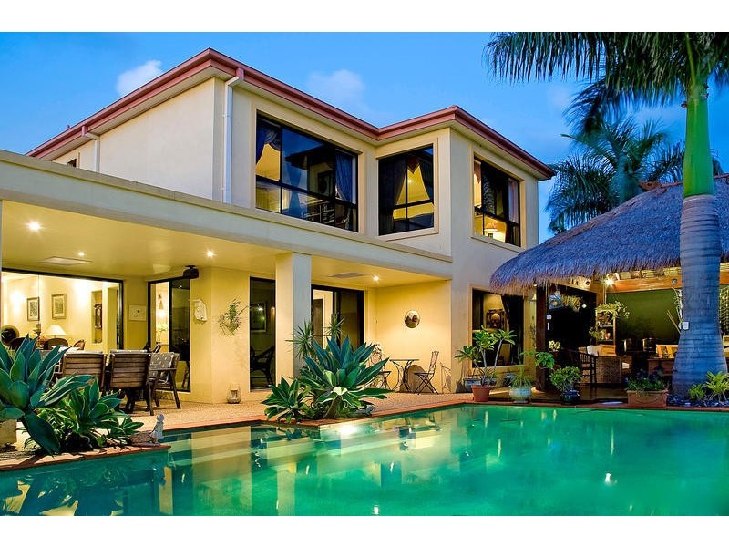 2114 Fernlea Close, Hope Island QLD 4212