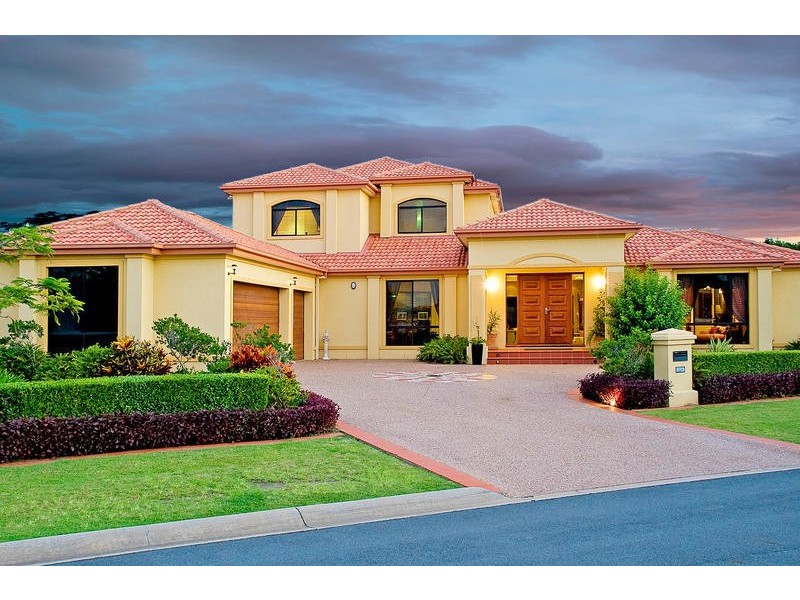 2114 Fernlea Close, Hope Island QLD 4212