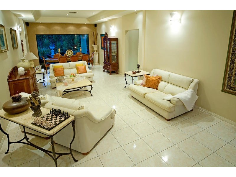 2114 Fernlea Close, Hope Island QLD 4212