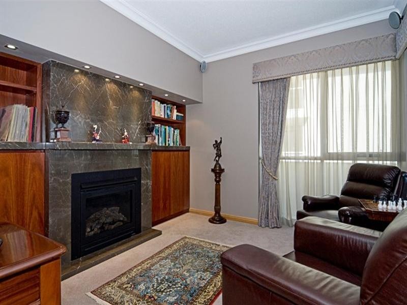 1780 Rialto Quay Drive, Hope Island QLD 4212