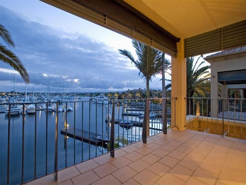 1512 Rosebank Way, Hope Island QLD 4212