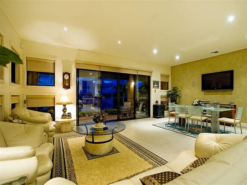 1512 Rosebank Way, Hope Island QLD 4212