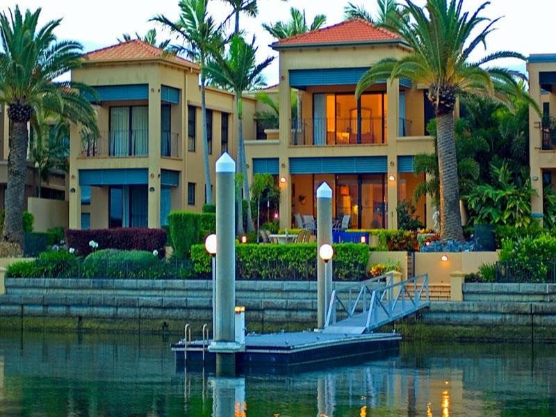 1512 Rosebank Way, Hope Island QLD 4212