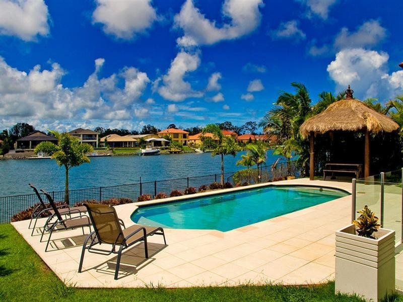 16 Eastpark Waters, Helensvale QLD 4212