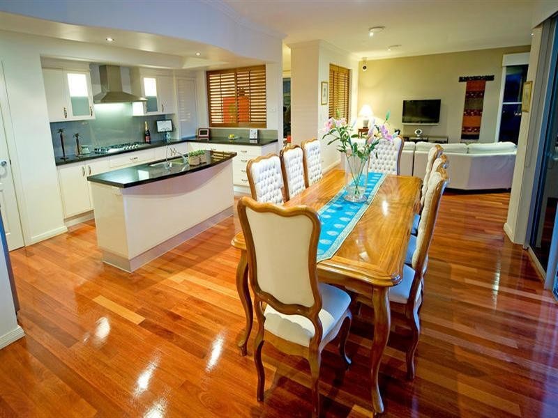 16 Eastpark Waters, Helensvale QLD 4212