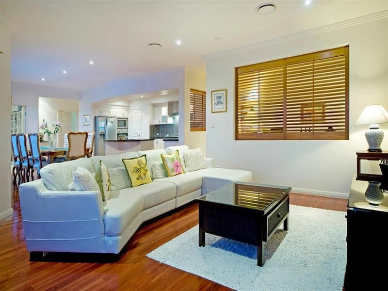 16 Eastpark Waters, Helensvale QLD 4212