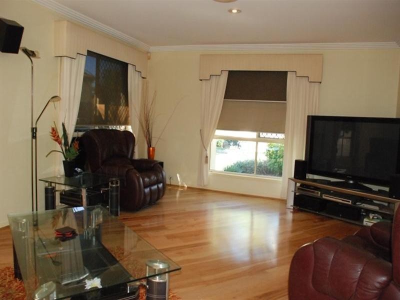 62 Monterey Keys Drive, Helensvale QLD 4212