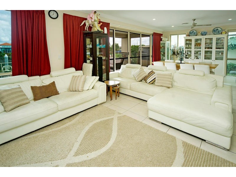 7405 Ellensbrook Drive, Hope Island QLD 4212