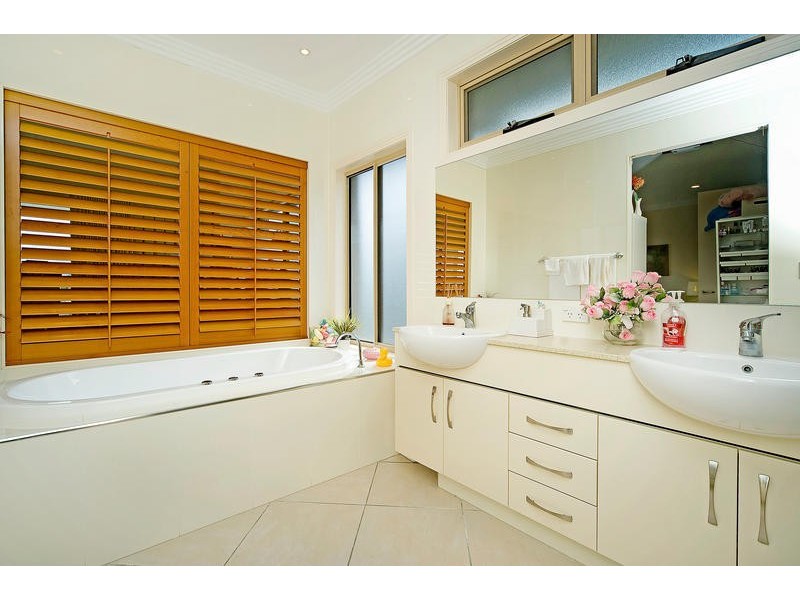 7405 Ellensbrook Drive, Hope Island QLD 4212