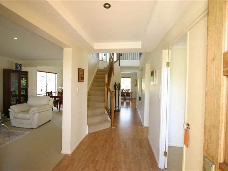 5 Calmwater Crescent, Hope Island QLD 4212