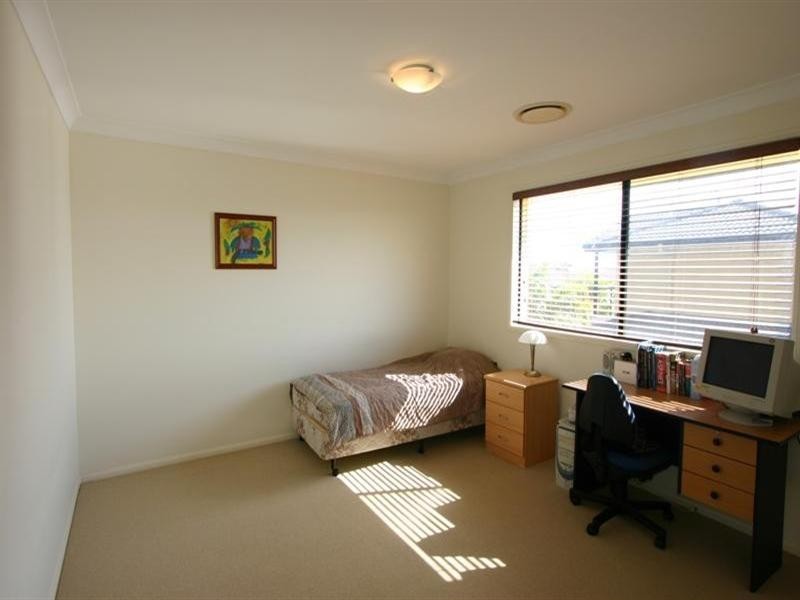 5 Calmwater Crescent, Hope Island QLD 4212