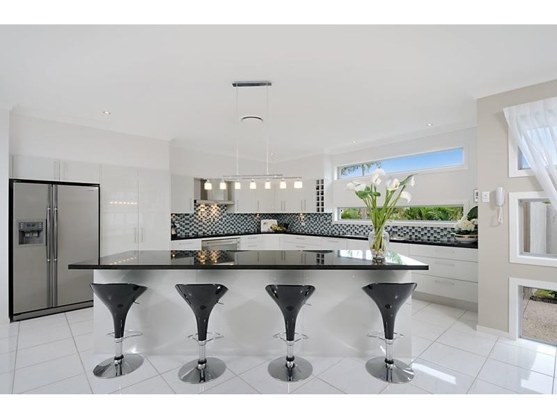 2201 Taromeo Court, Hope Island QLD 4212