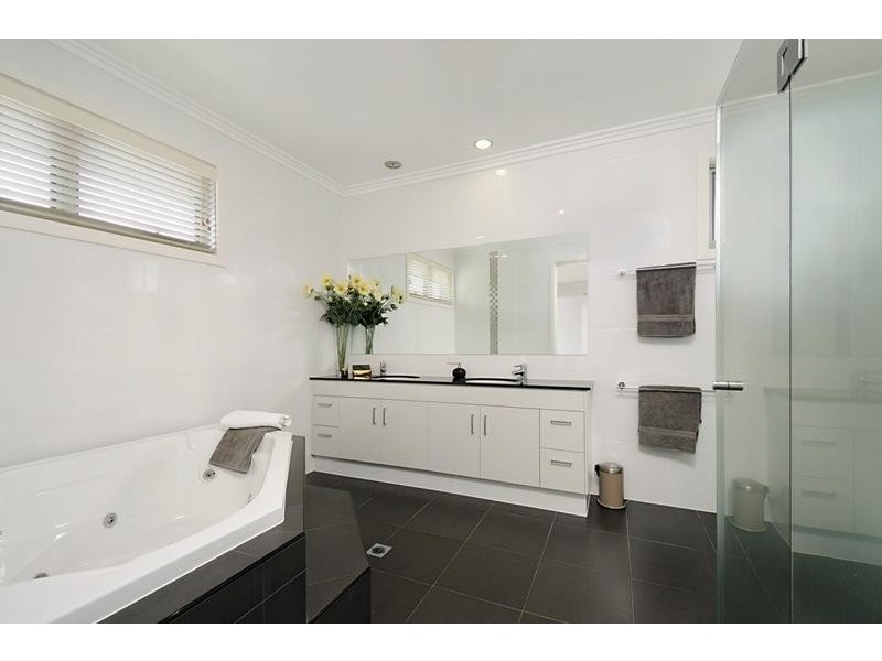 2201 Taromeo Court, Hope Island QLD 4212