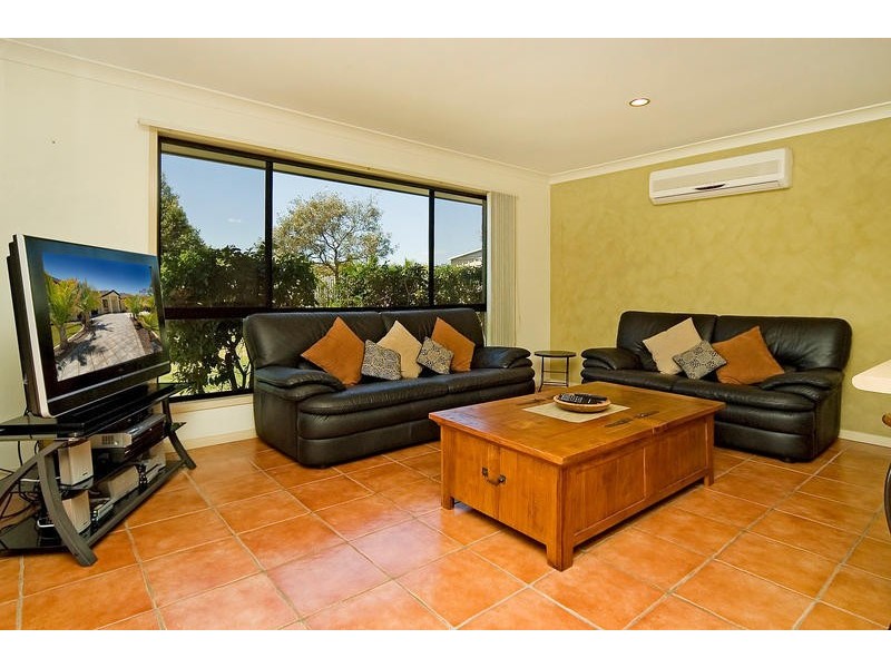 15 Audrey Avenue, Helensvale QLD 4212