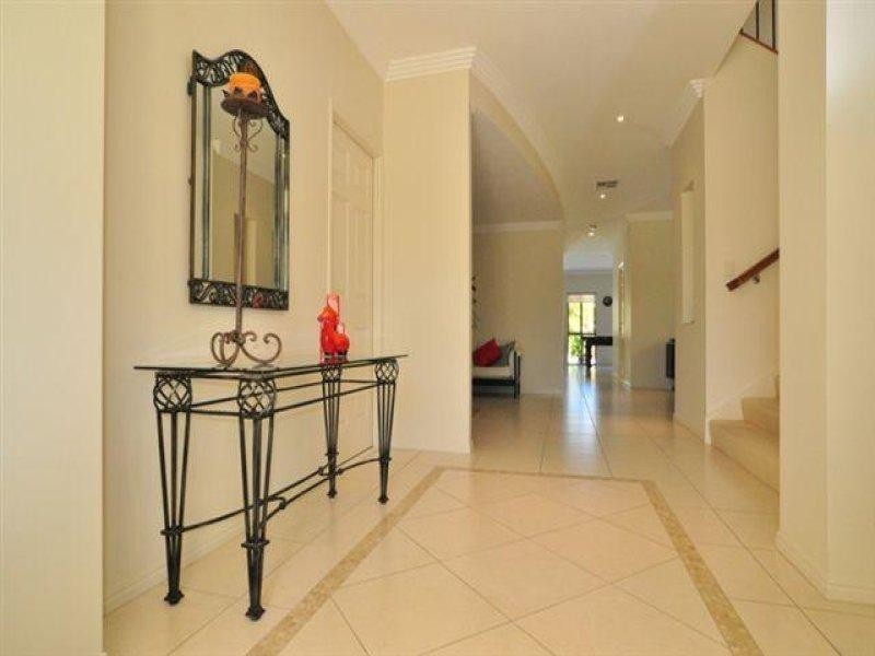 2571 Cressbrook Drive, Hope Island QLD 4212