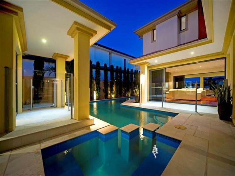 2329 Cressbrook Drive, Hope Island QLD 4212