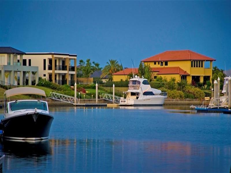 2329 Cressbrook Drive, Hope Island QLD 4212