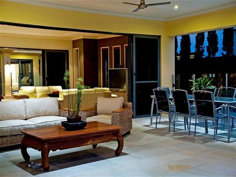 2329 Cressbrook Drive, Hope Island QLD 4212