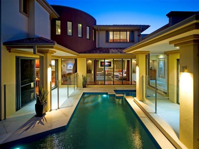 2329 Cressbrook Drive, Hope Island QLD 4212