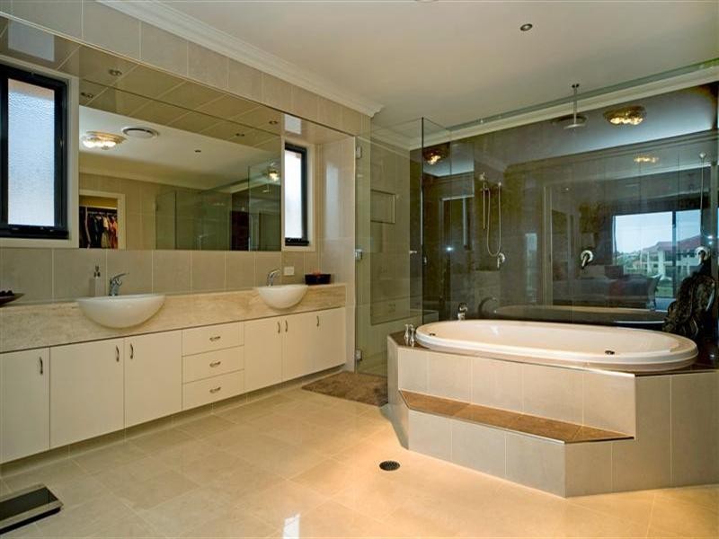 2329 Cressbrook Drive, Hope Island QLD 4212