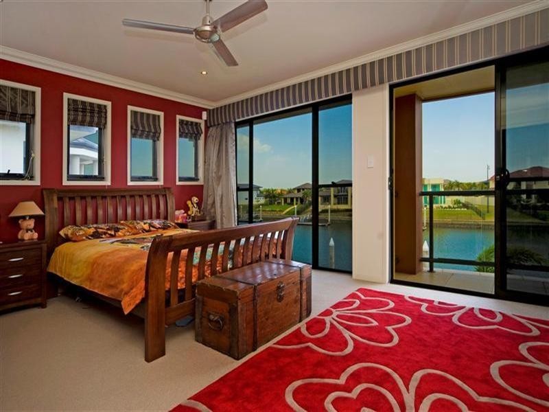 2329 Cressbrook Drive, Hope Island QLD 4212