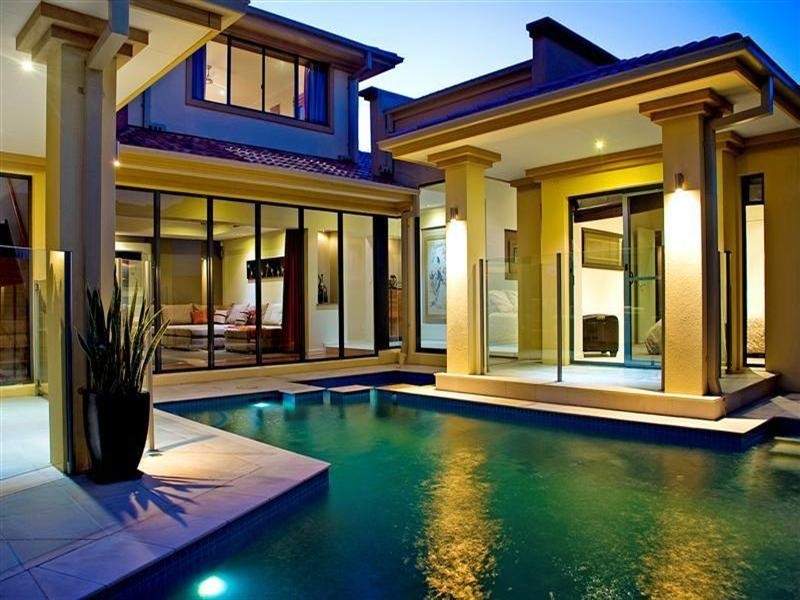 2329 Cressbrook Drive, Hope Island QLD 4212