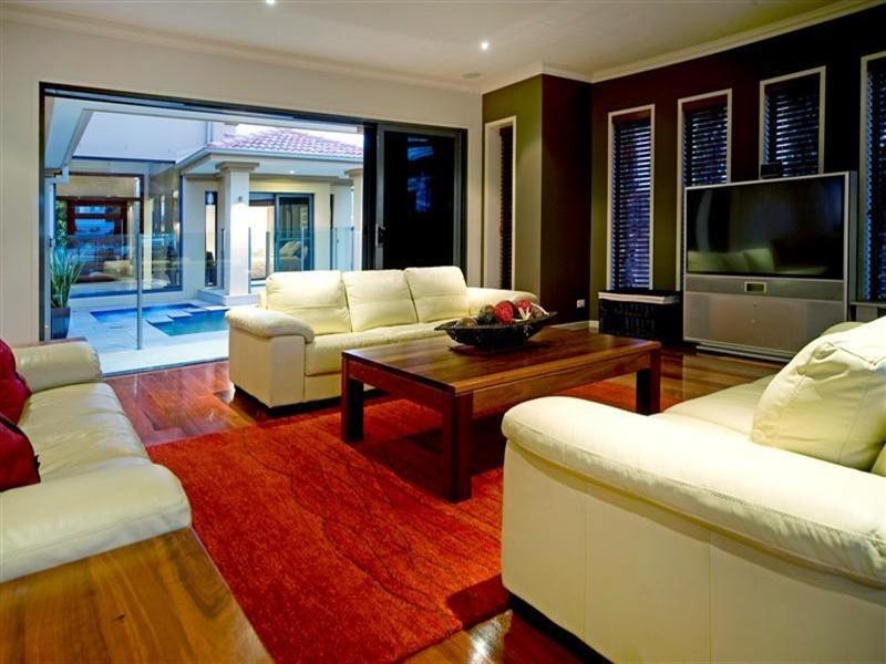 2329 Cressbrook Drive, Hope Island QLD 4212