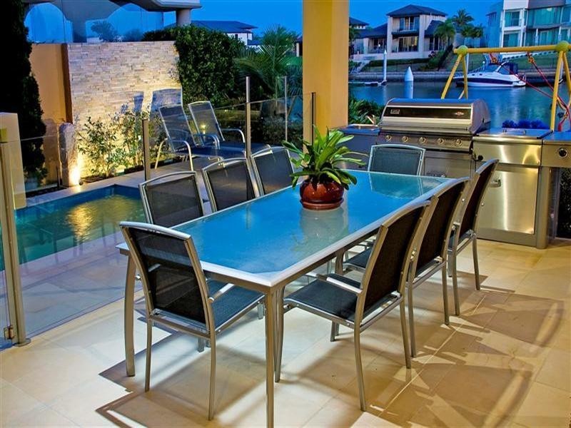 2329 Cressbrook Drive, Hope Island QLD 4212