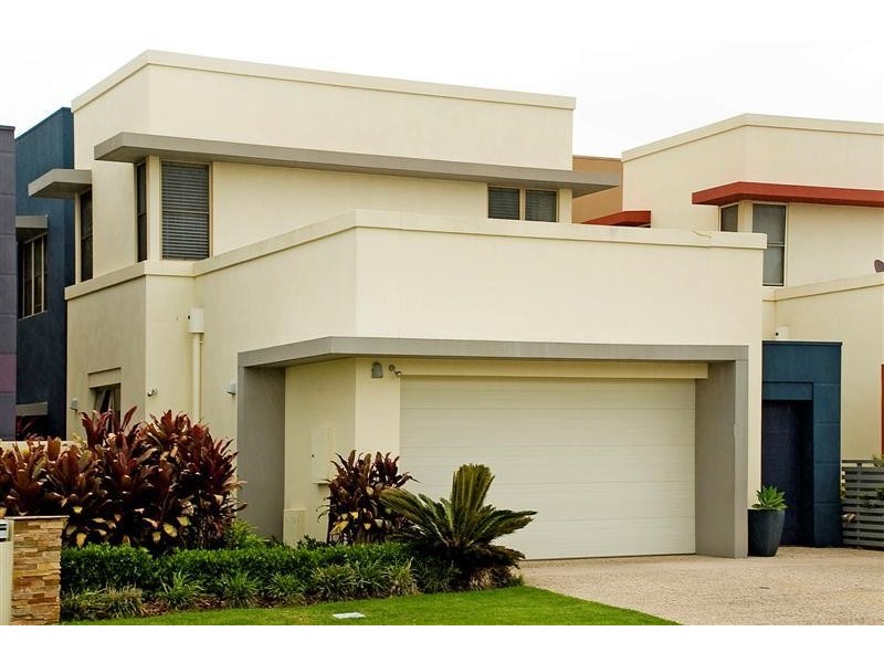 6094 Lugano Drive, Hope Island QLD 4212