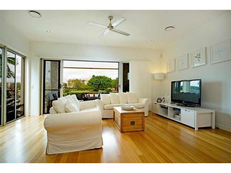 6094 Lugano Drive, Hope Island QLD 4212