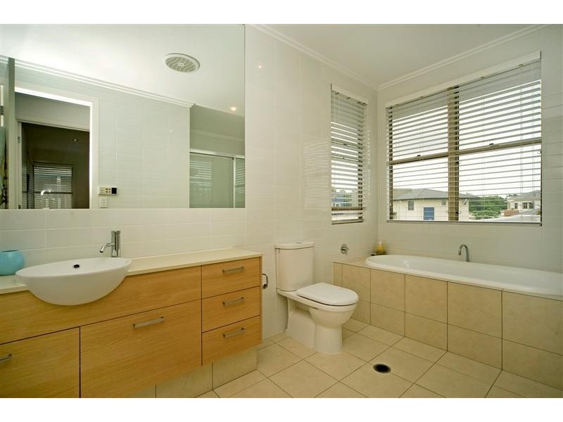 6094 Lugano Drive, Hope Island QLD 4212