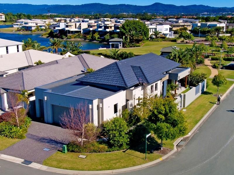 6162 Lugano Drive East, Hope Island QLD 4212