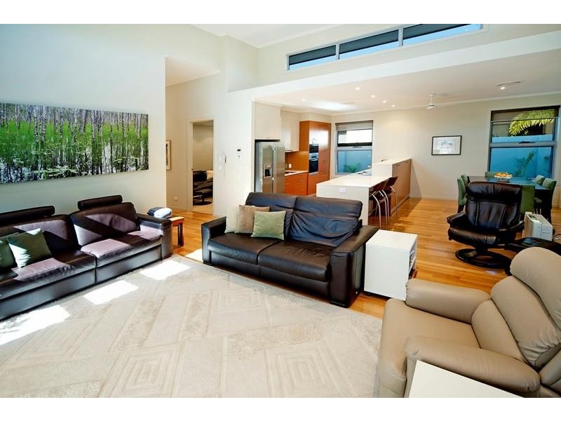 6162 Lugano Drive East, Hope Island QLD 4212