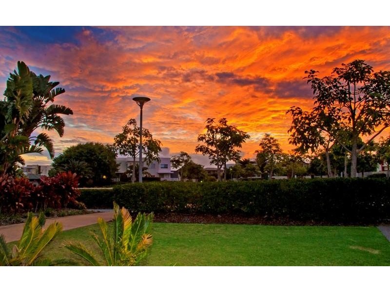 6162 Lugano Drive East, Hope Island QLD 4212