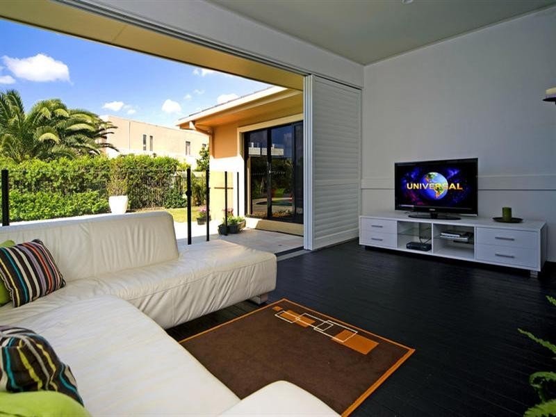 2560 Cressbrook Drive, Hope Island QLD 4212