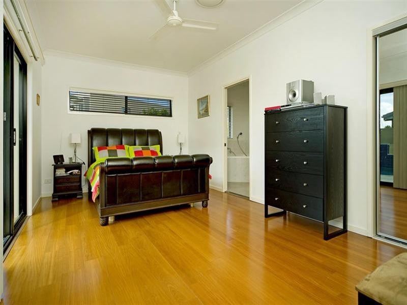 2560 Cressbrook Drive, Hope Island QLD 4212