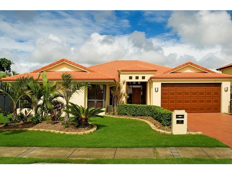 4 The Peninsula, Helensvale QLD 4212